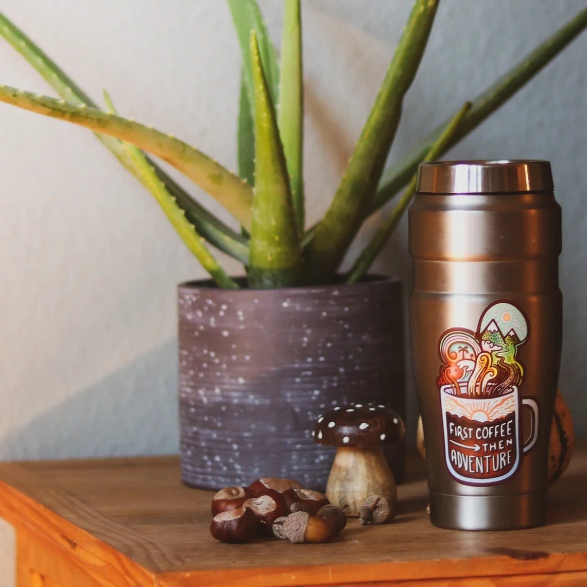 Seek & Revel – Sticker FIRST COFFEE THEN ADVENTURE Kaffeetasse - WILDHOOD store