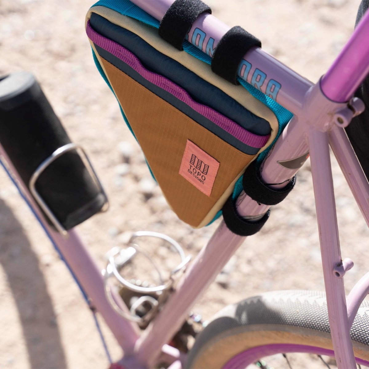 Topo Designs – Fahrradtasche BIKE FRAME BAG 0.7 L Khaki / Pond Blue - WILDHOOD store